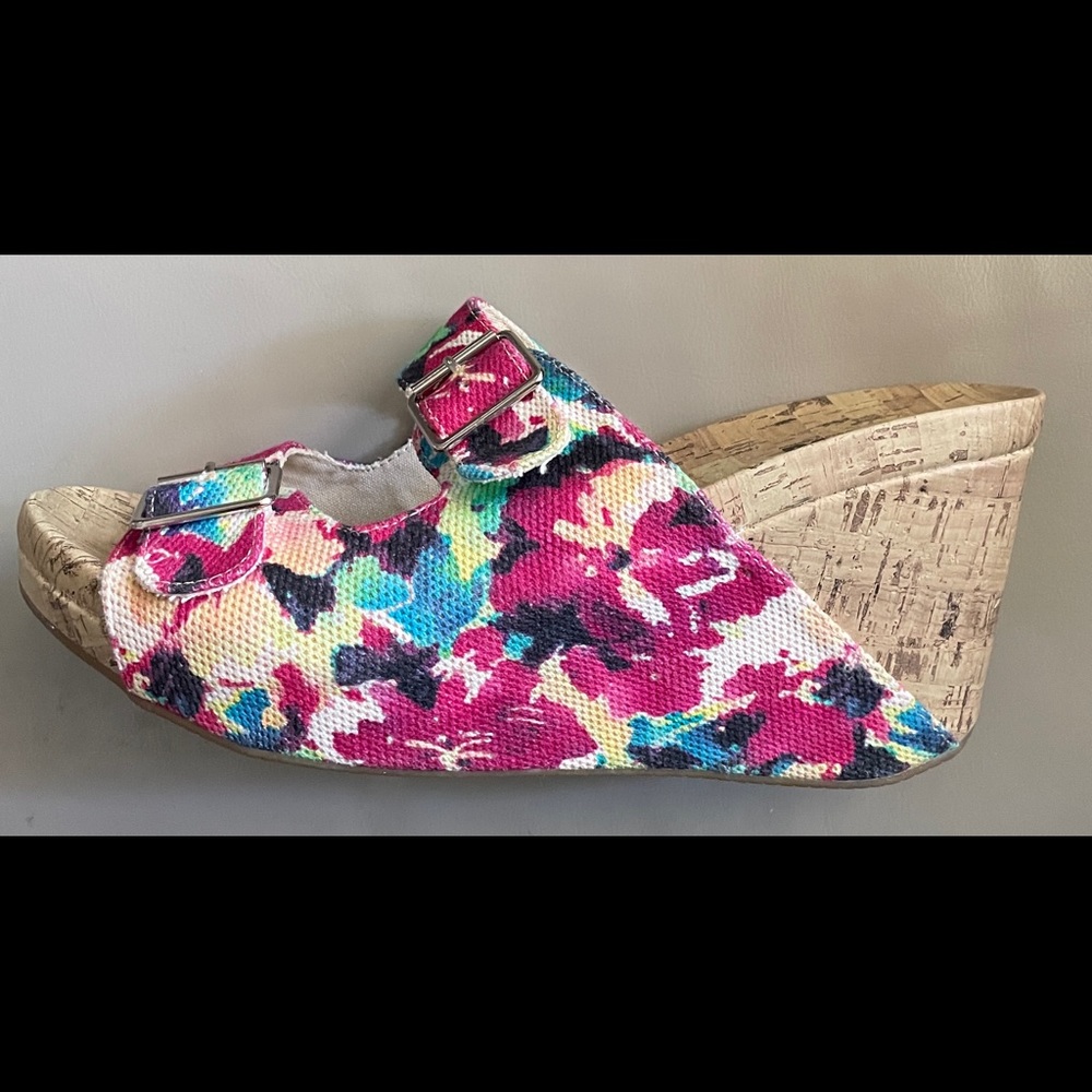 Unlisted by Kenneth Cole floral cork wedges